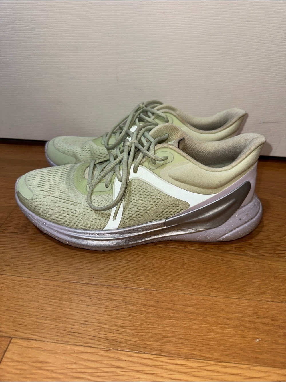 Lululemon W Blissfeel Womens Running Shoe, women US size 9